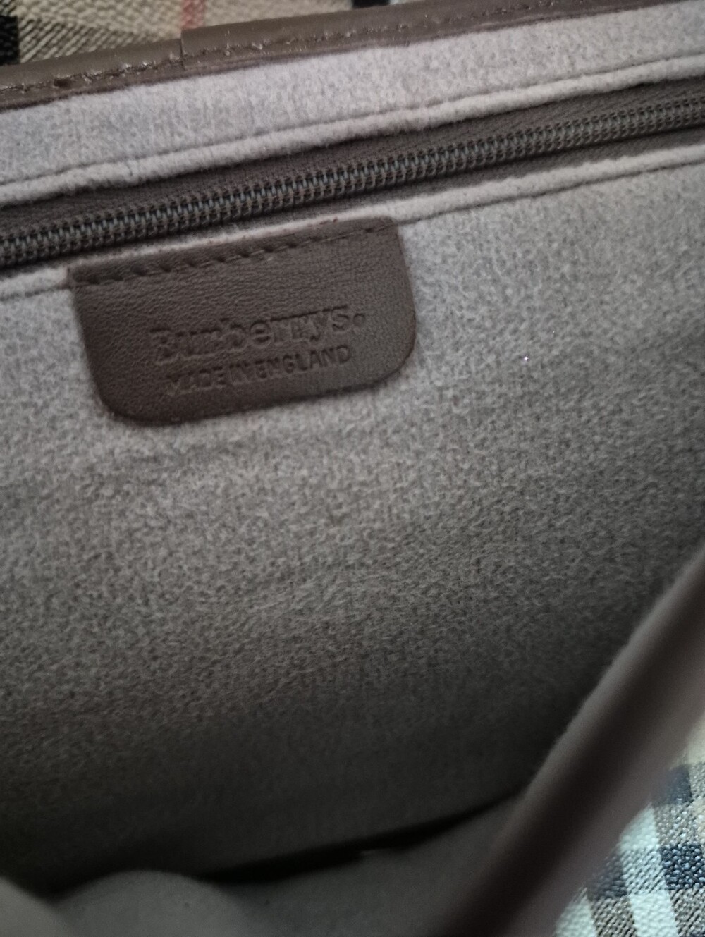 VINTAGE BURBERRYS OF LONDON HAYMARKET CHECK SADDLE BAG - Picture 6 of 11